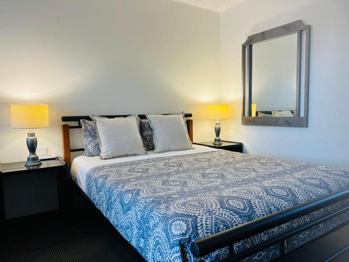 Cooks Endeavour Motor Inn Tweed Heads Exteriör bild